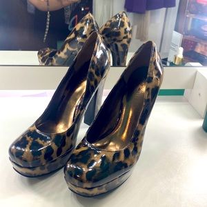 NINE WEST 7M patent leather leopard print heels. 🐆
